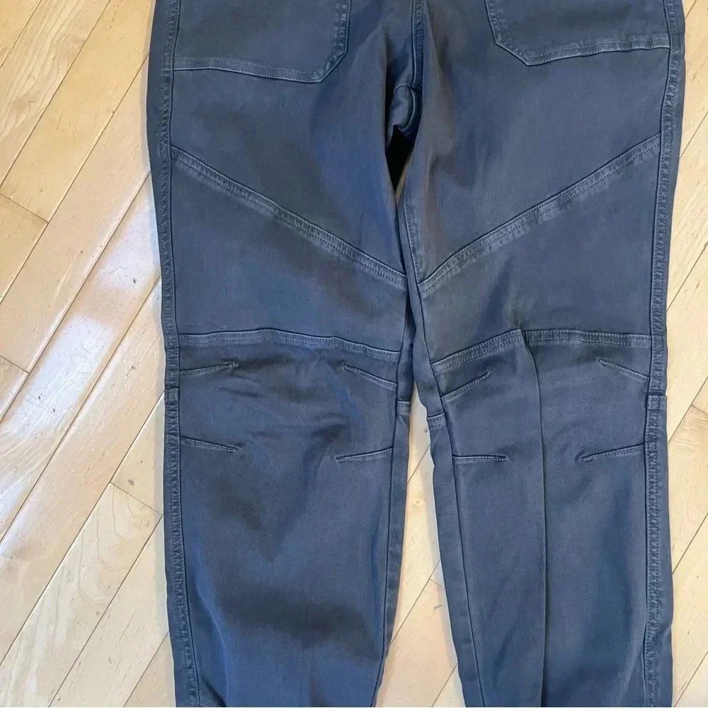 Spanx Cargo Jogger Women's Size Large Washed Black Twill Ankle Zip Pants NWT - Picture 3 of 12